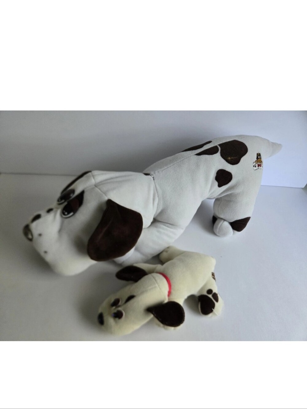 Pound Puppies Pair Plush Stuffed Toy Vintage 1980s